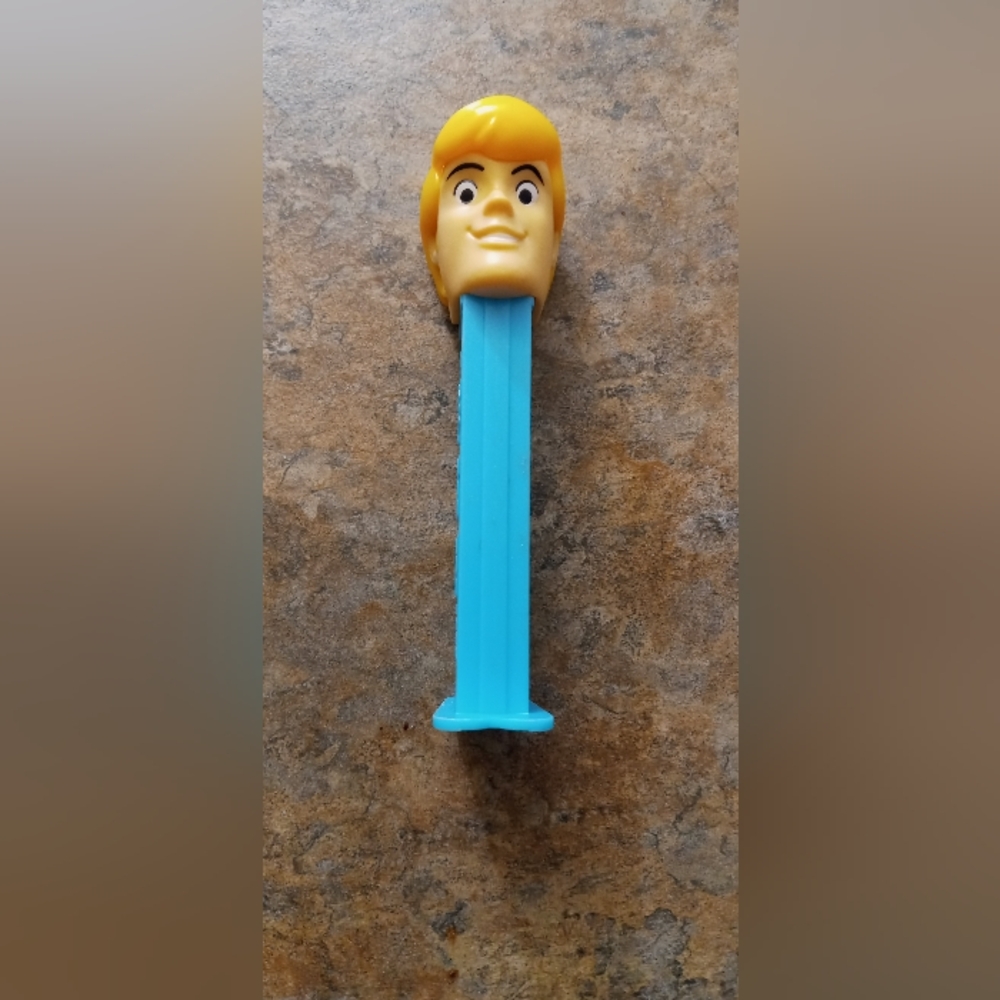 Scooby-Doo Shaggy PEZ Candy Dispenser - Yellow & Blue